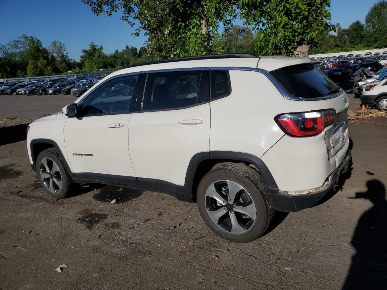 2017 Jeep Compass Latitude - Image 2