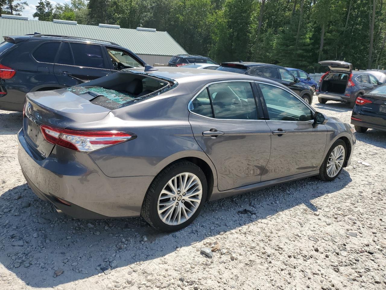 2020 Toyota Camry Xle - Фото 3