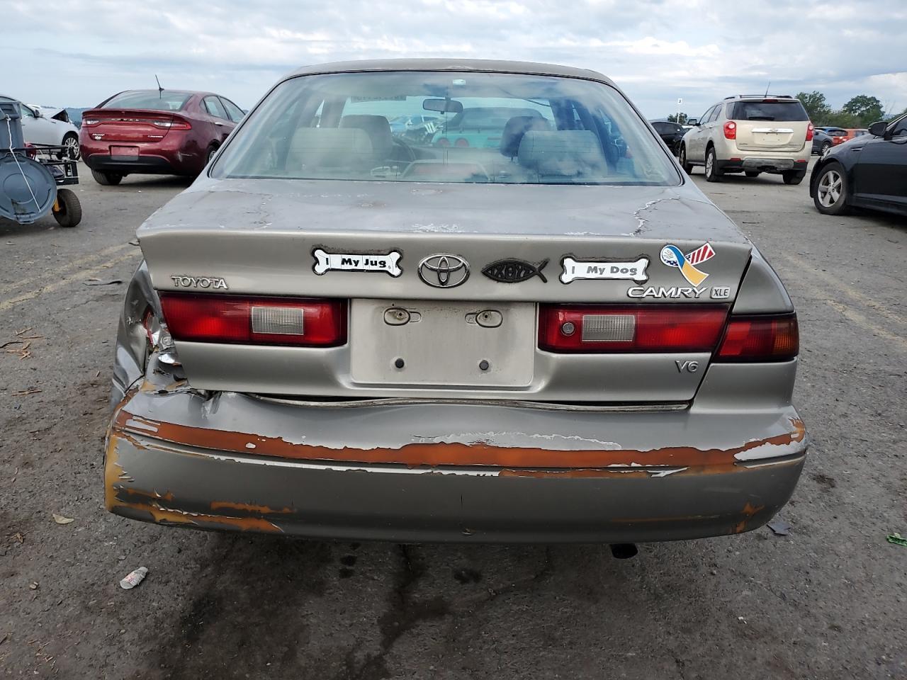 1998 Toyota Camry Le - Image 6