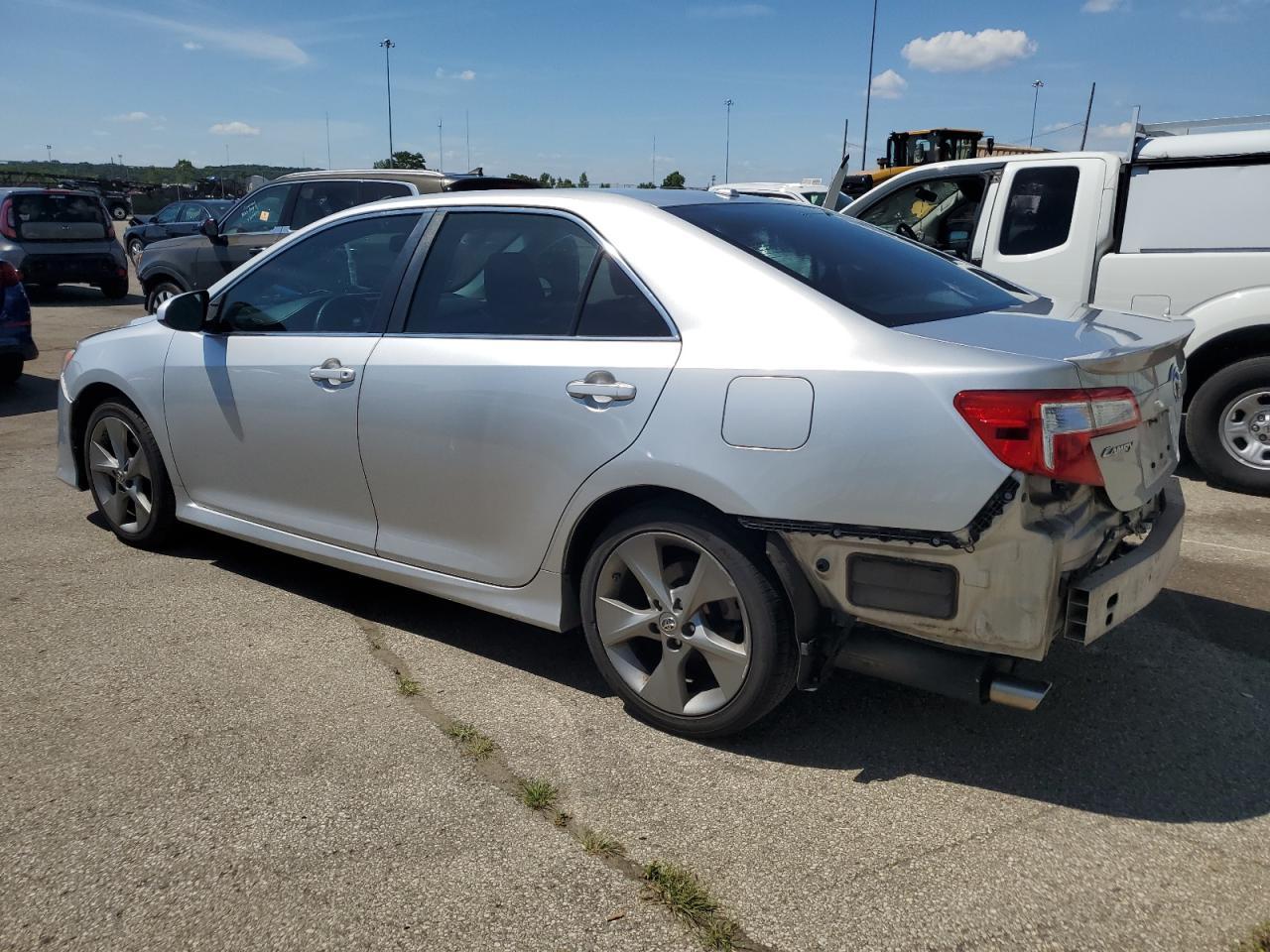 2012 Toyota Camry Se - Фото 2