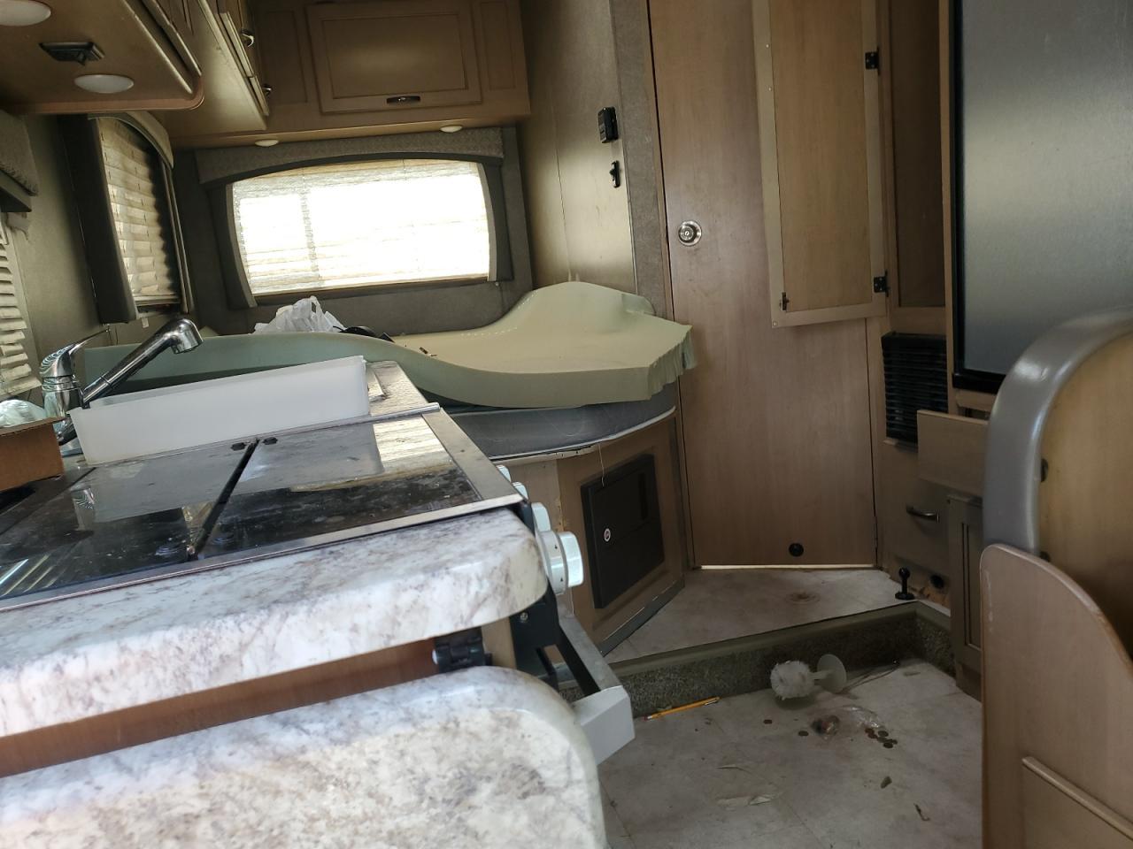 2019 Ford Econoline E350 Super Duty Cutaway Van - Фото 6