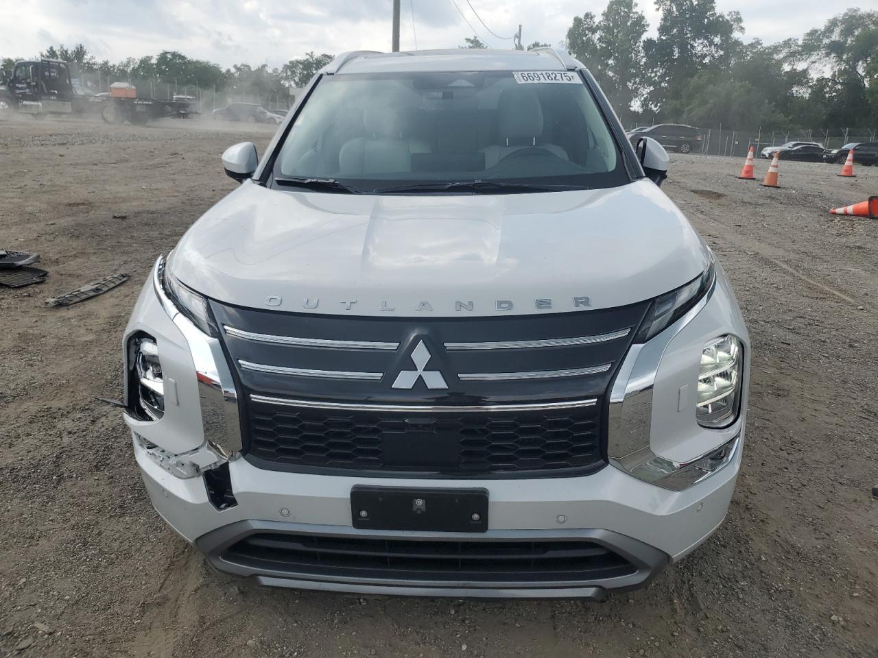 2025 Mitsubishi Outlander Sel - Image 5