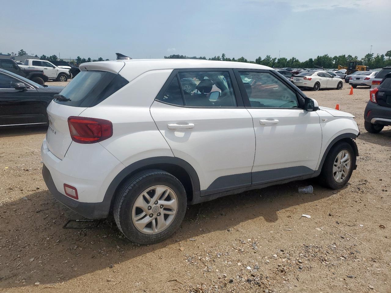 2021 Hyundai Venue Se - Image 3