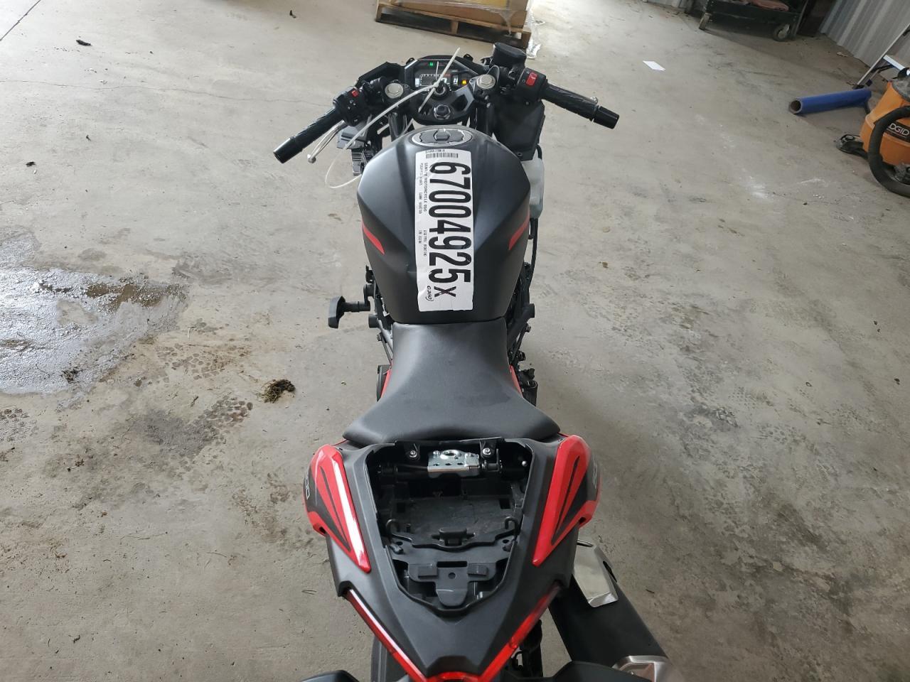 2025 Kawasaki Ex500 - Фото 6