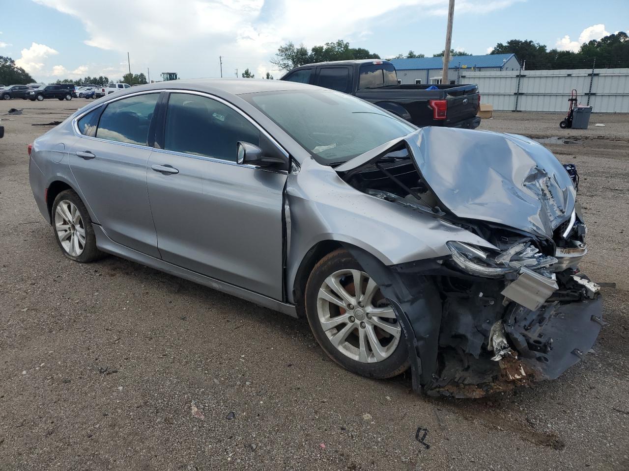 2015 Chrysler 200 Limited - Фото 4