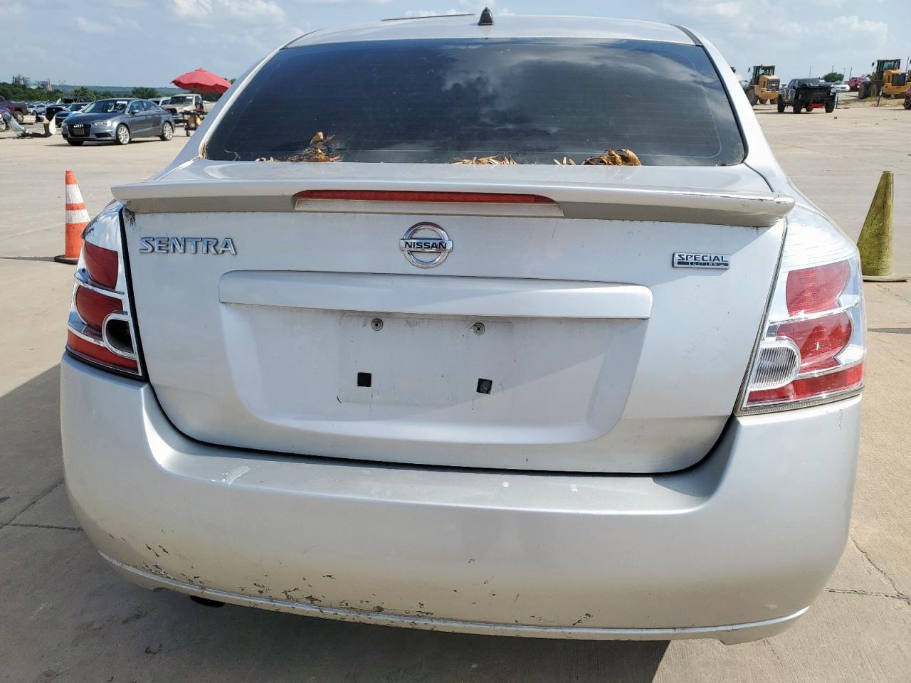 2011 Nissan Sentra 2.0 - Image 6