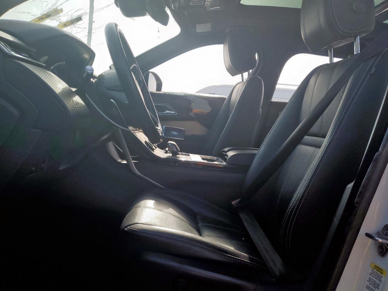 2022 Land Rover Range Rover Velar R-Dynamic S - Image 7