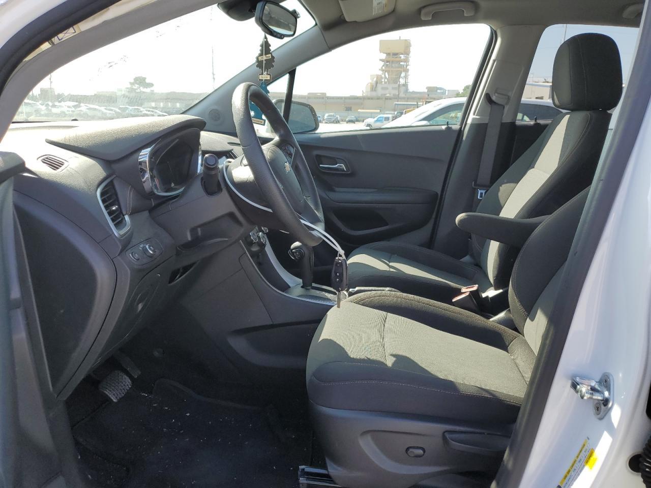 2022 Chevrolet Trax Ls - Image 7