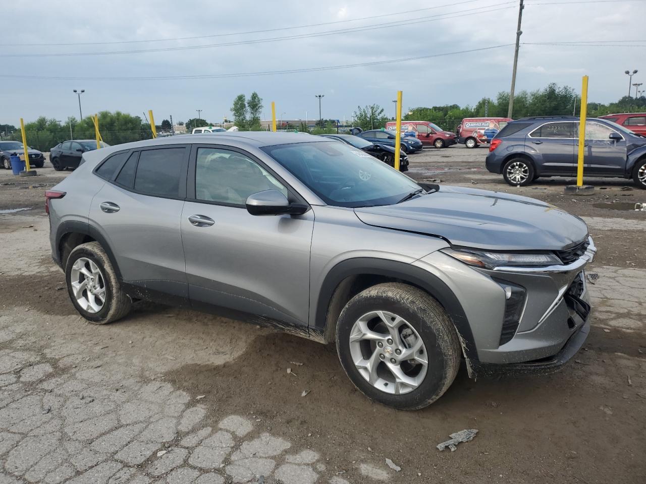 2024 Chevrolet Trax Ls - Фото 4