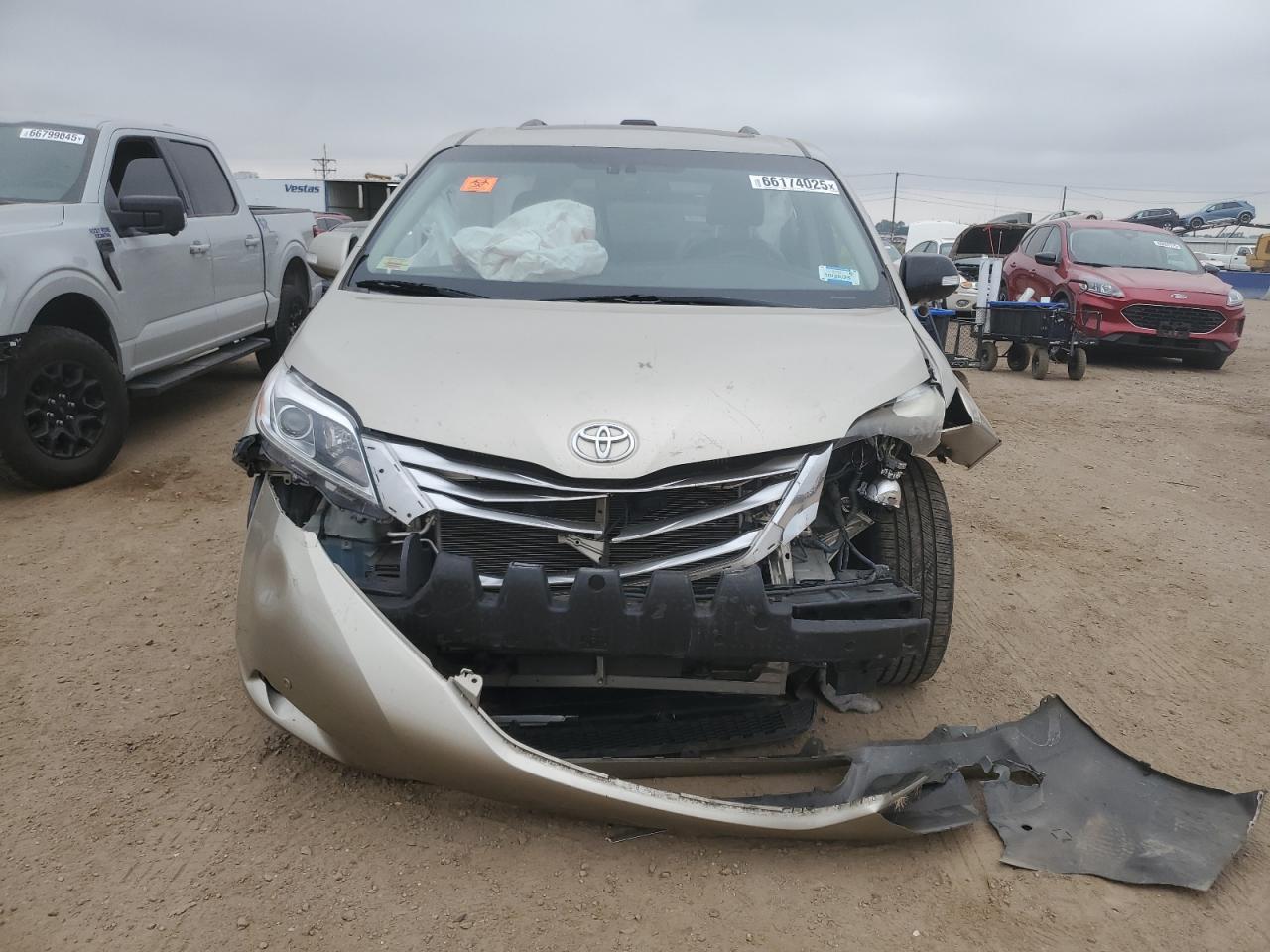 2015 Toyota Sienna Xle - Фото 5