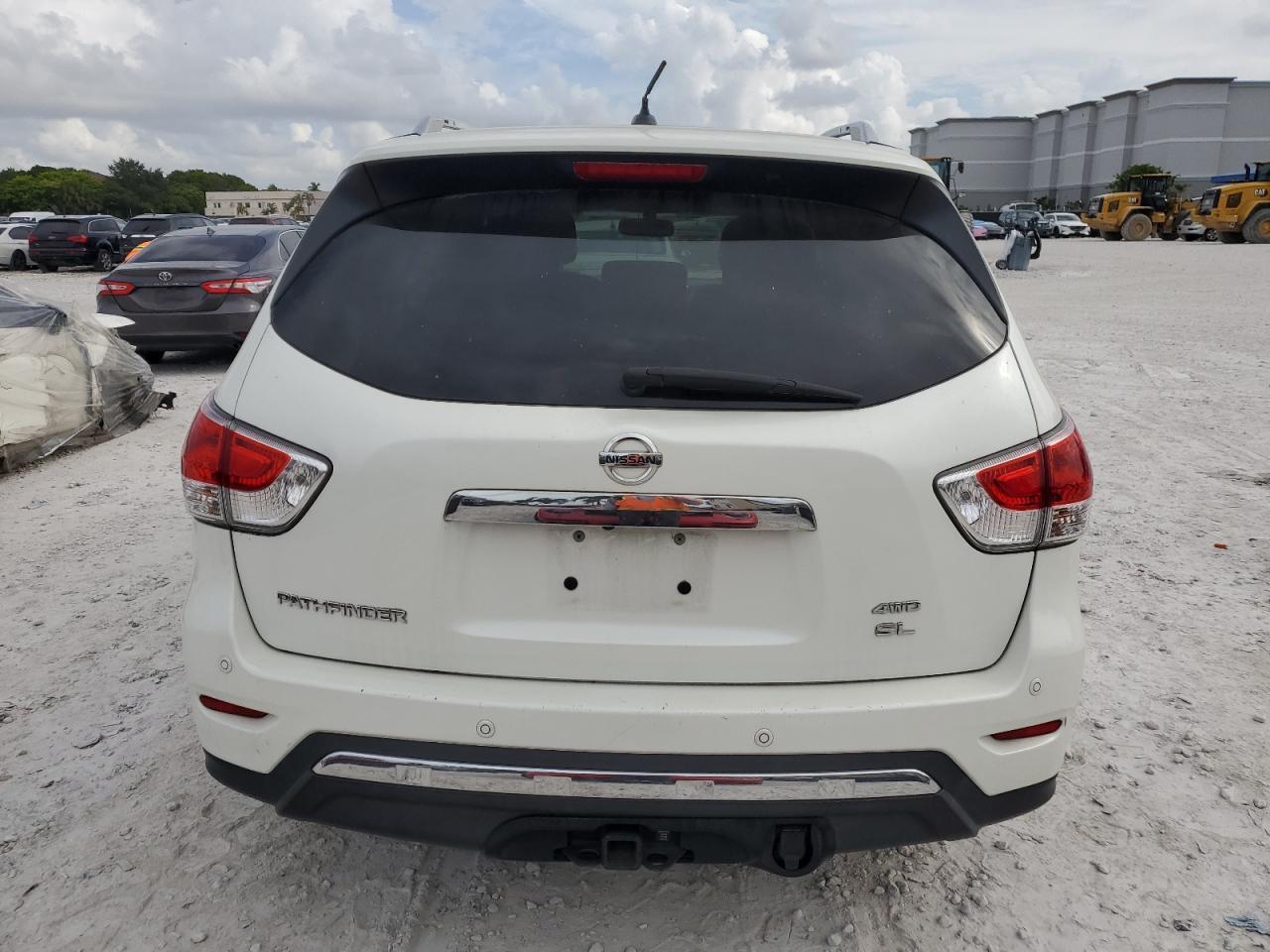 2016 Nissan Pathfinder S - Фото 6