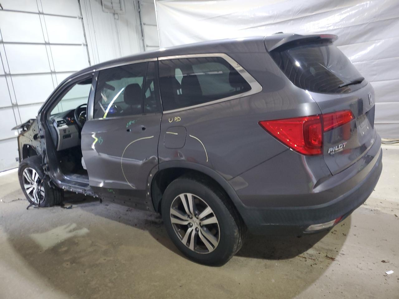 2018 Honda Pilot Ex - Image 2