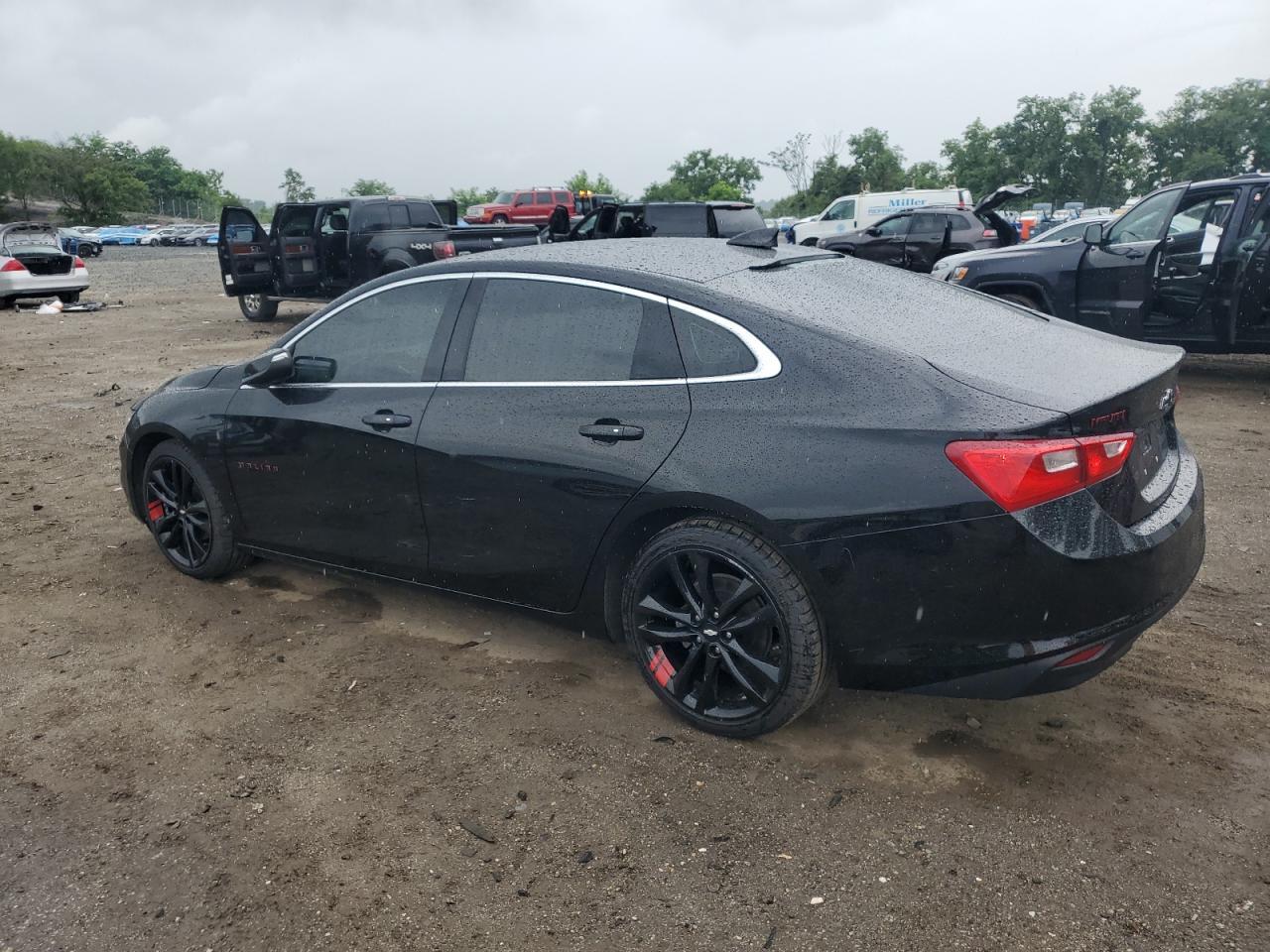 2018 Chevrolet Malibu Lt - Image 2