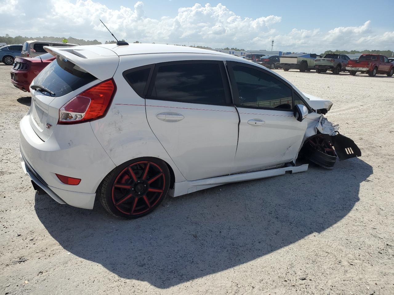 2015 Ford Fiesta St - Фото 3