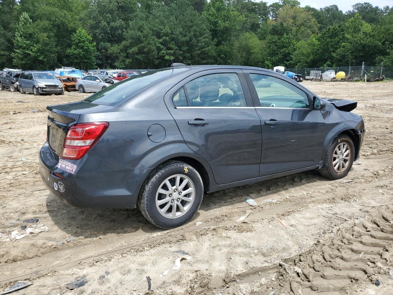 2017 Chevrolet Sonic Lt - Фото 3