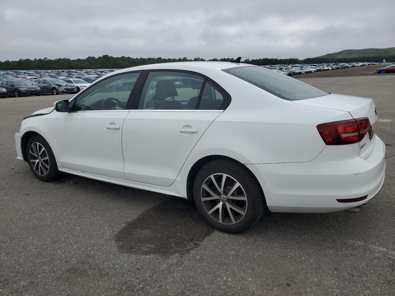 2017 Volkswagen Jetta Se - Фото 2
