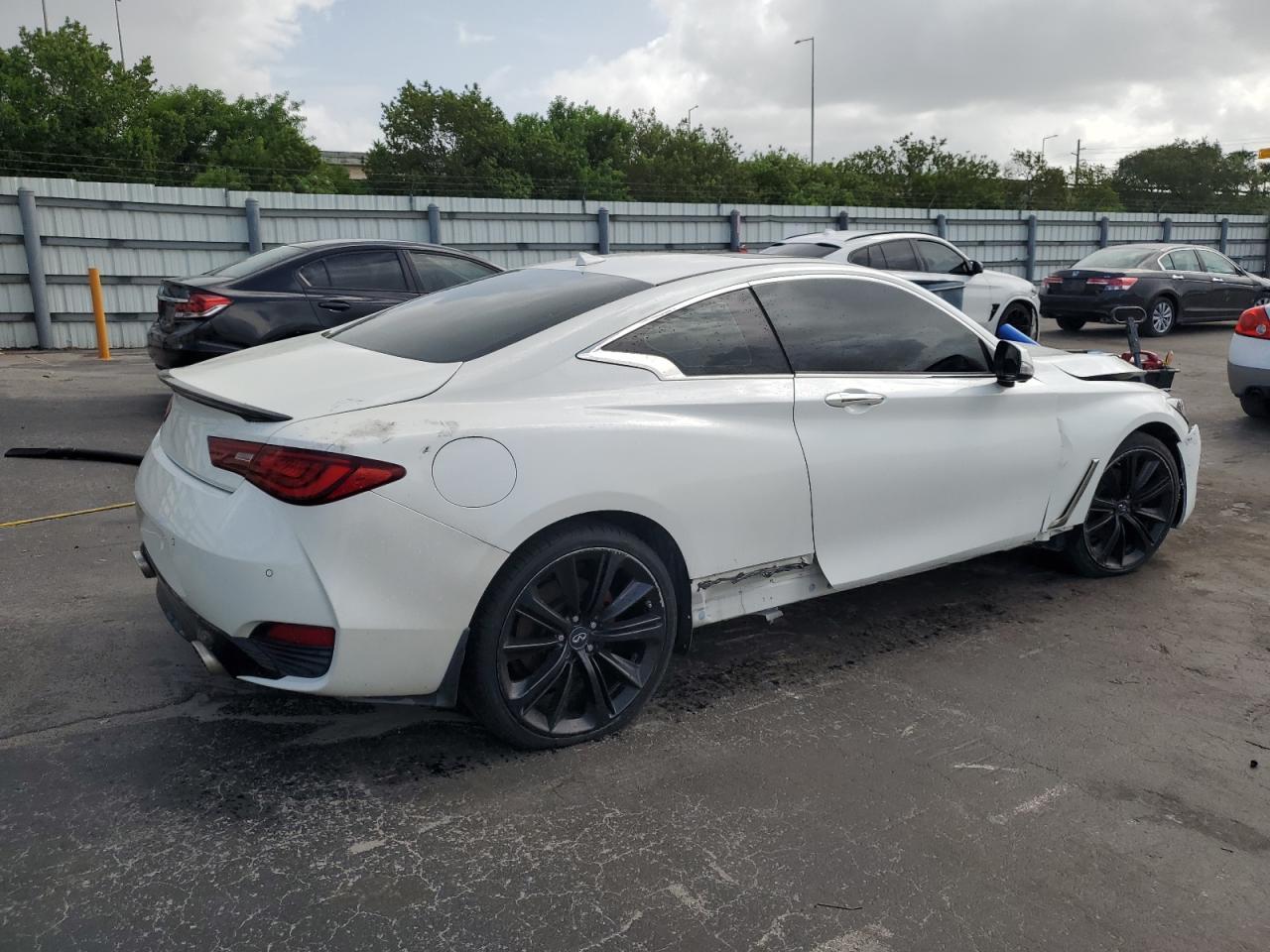 2018 Infiniti Q60 Red Sport 400 - Image 3