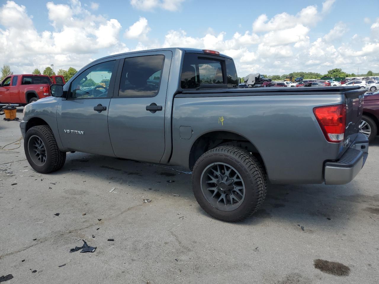 2015 Nissan Titan S - Фото 2