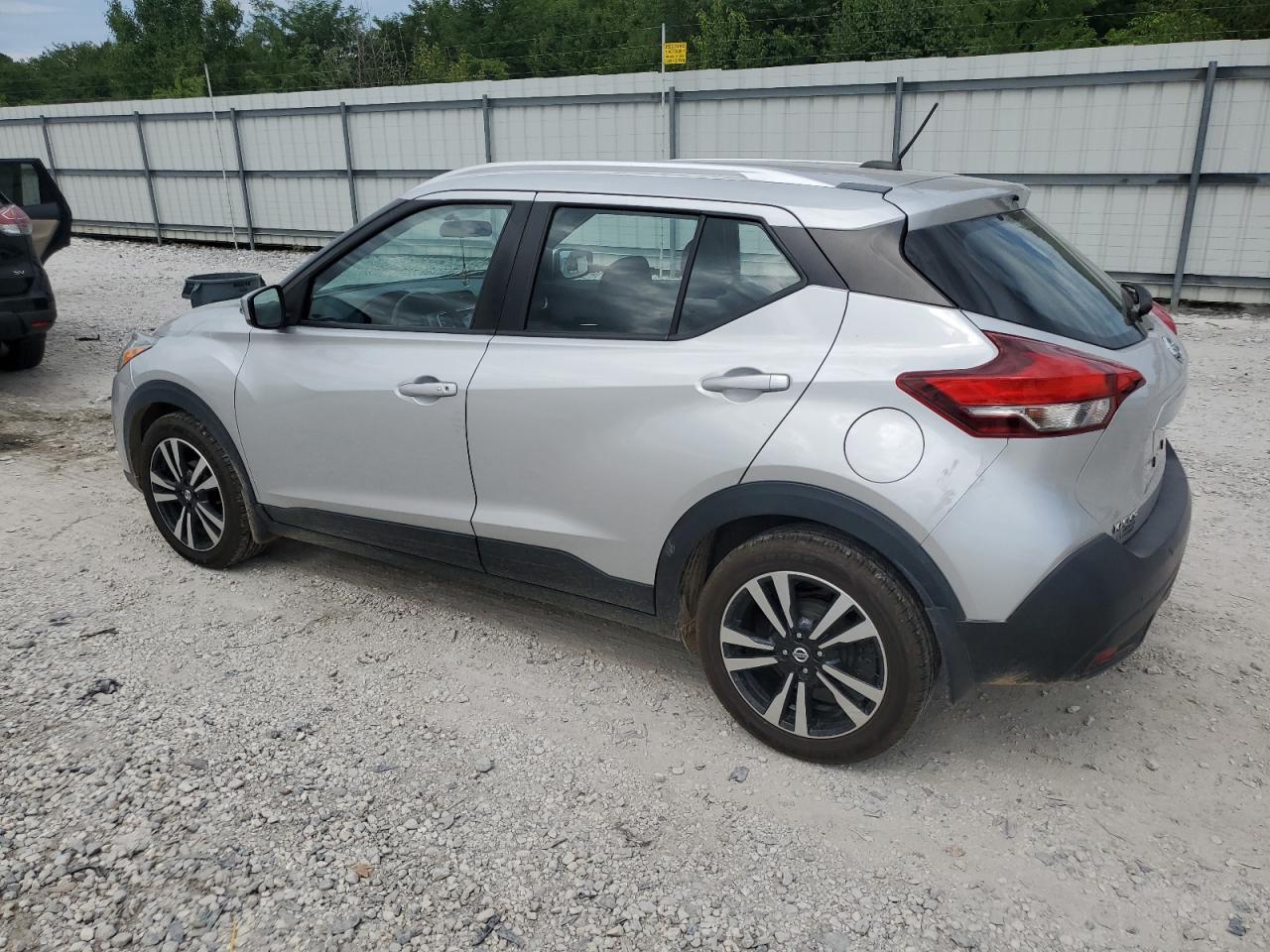 2019 Nissan Kicks S - Фото 2