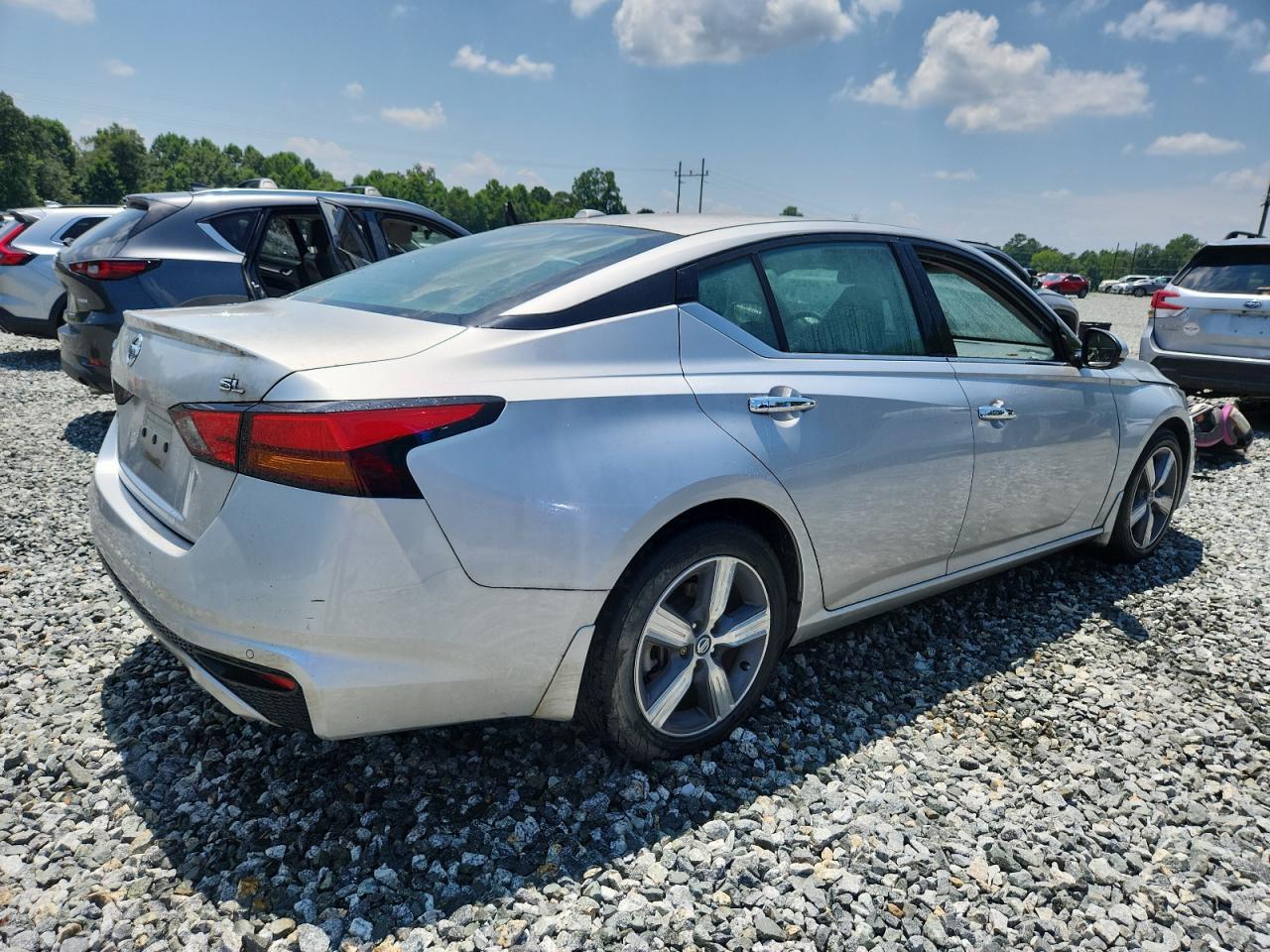 2019 Nissan Altima Sl - Image 3