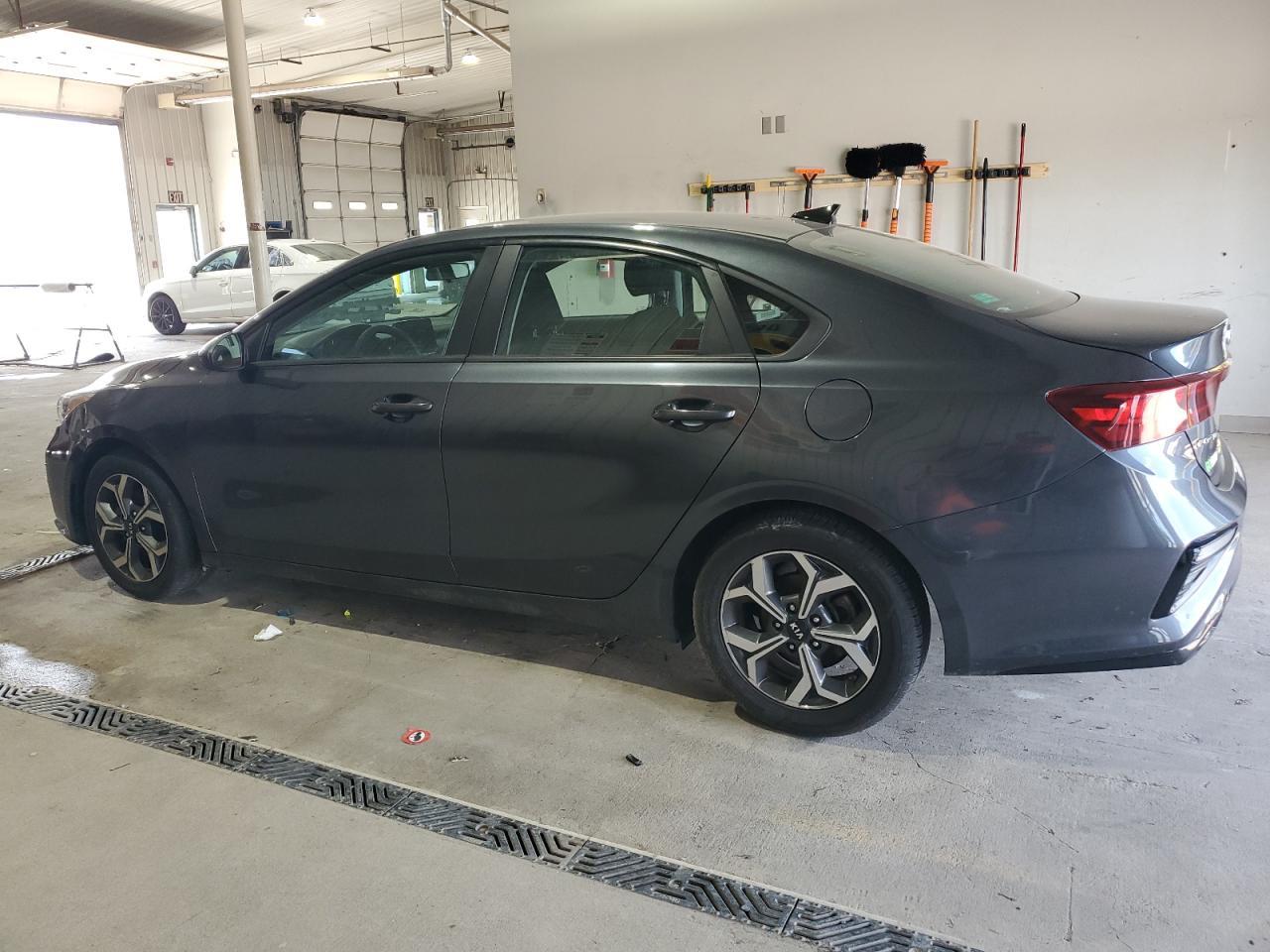 2021 Kia Forte Fe - Фото 2