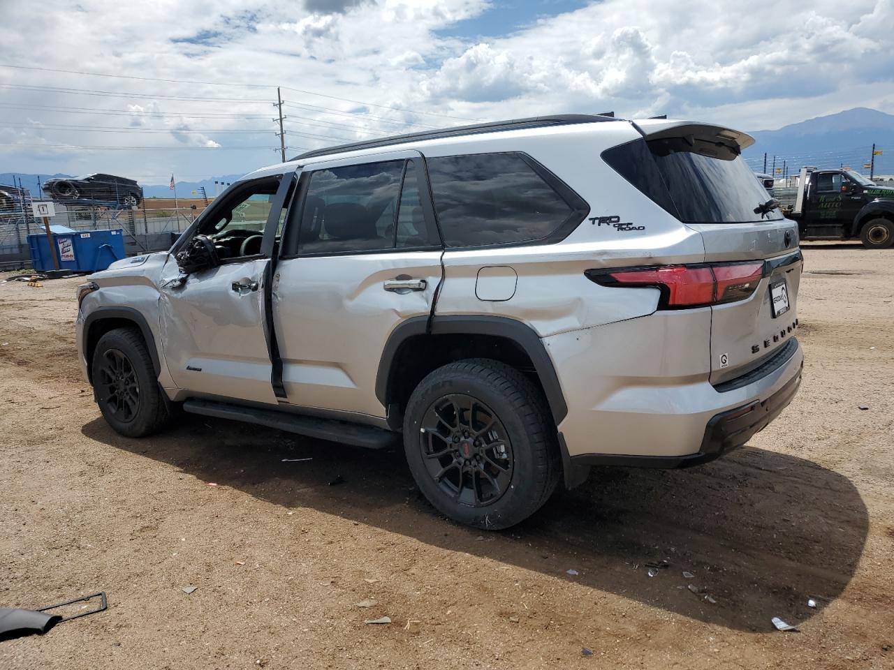 2025 Toyota Sequoia Sr5 - Фото 2