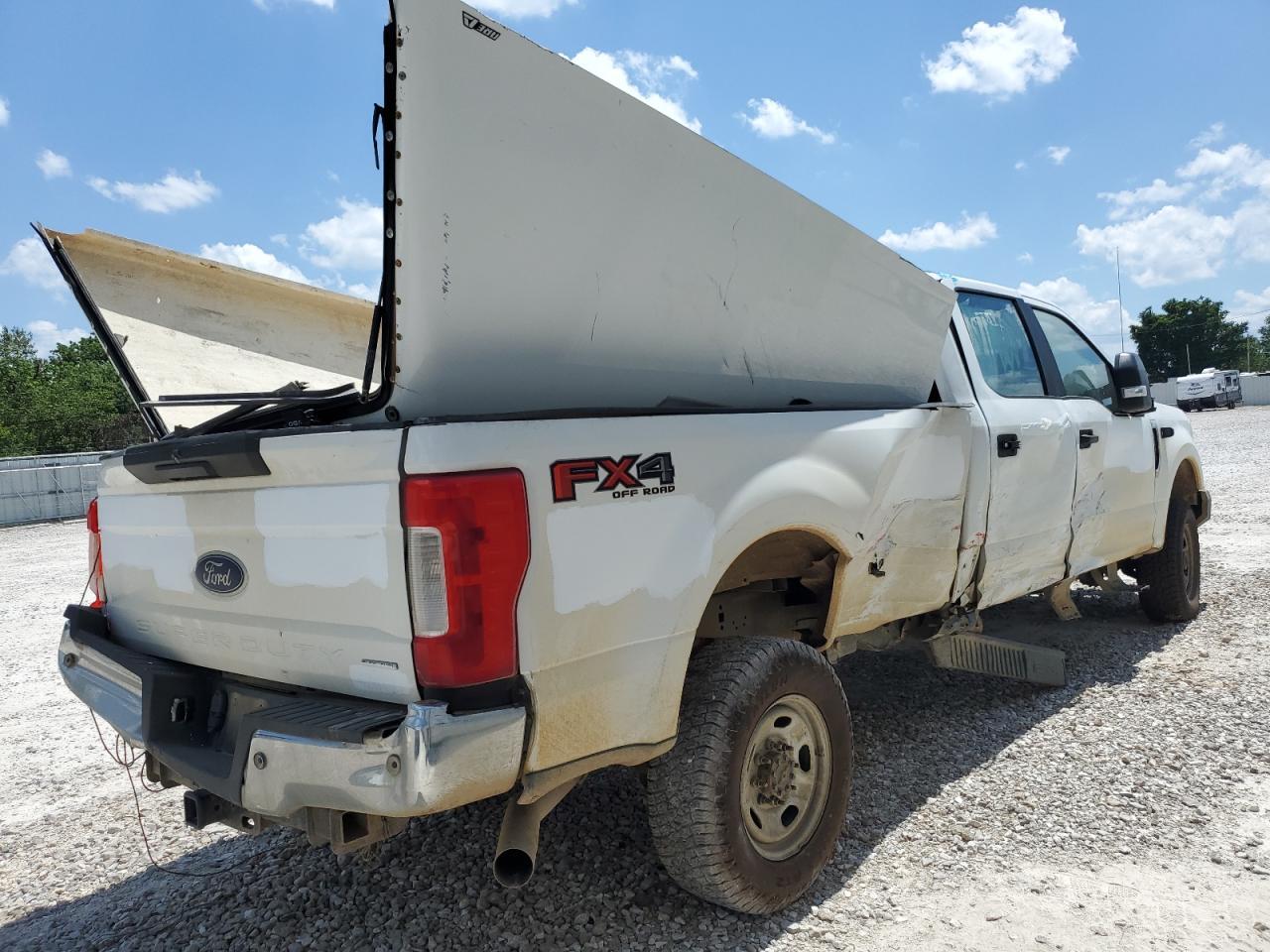 2019 Ford F250 Super Duty - Фото 3