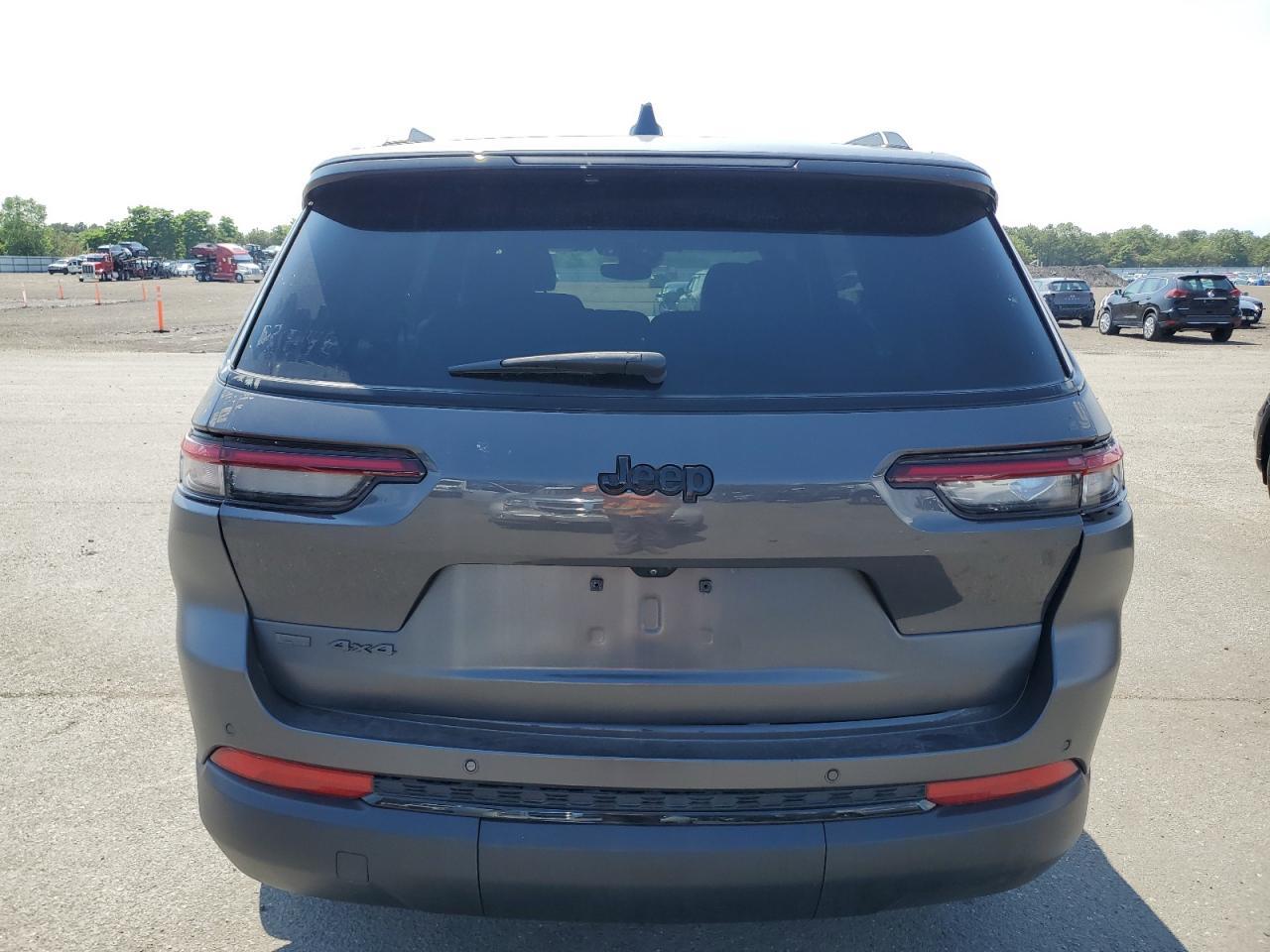 2022 Jeep Grand Cherokee L Laredo - Image 6