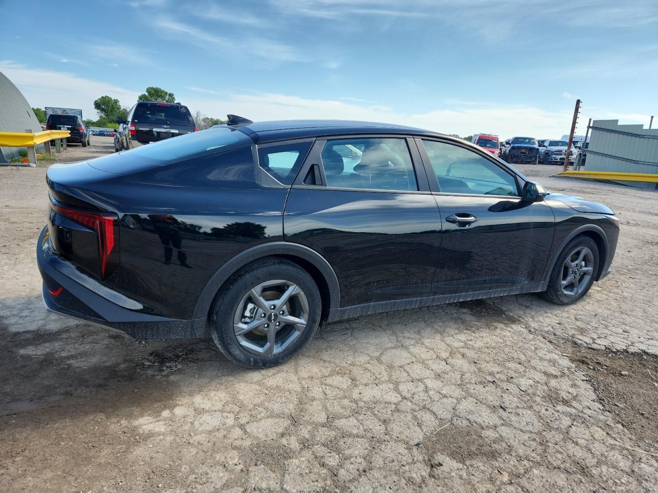 2025 Kia K4 Lx - Image 3