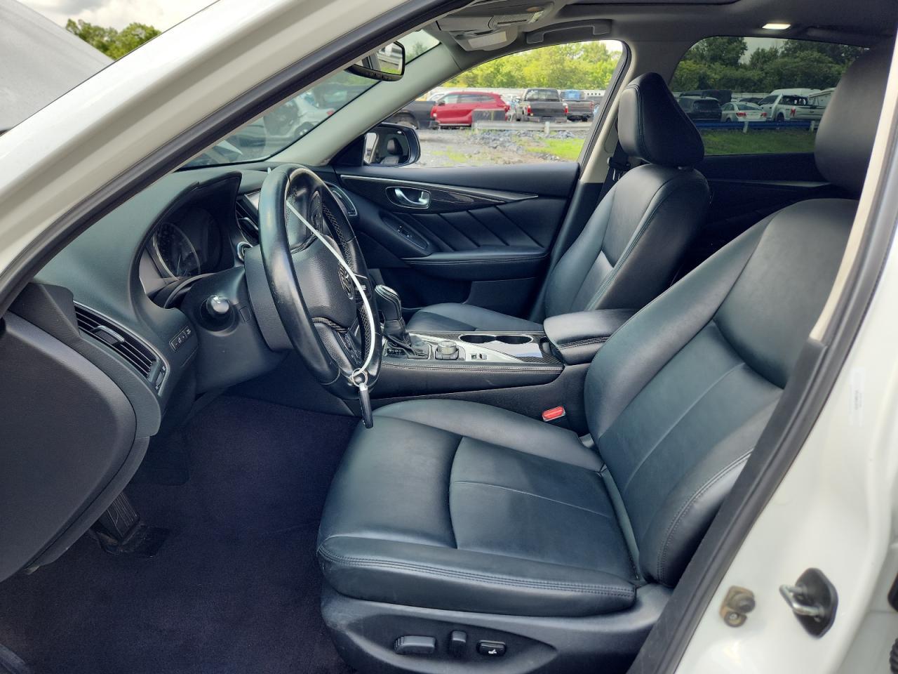 2018 Infiniti Q50 Luxe - Image 7