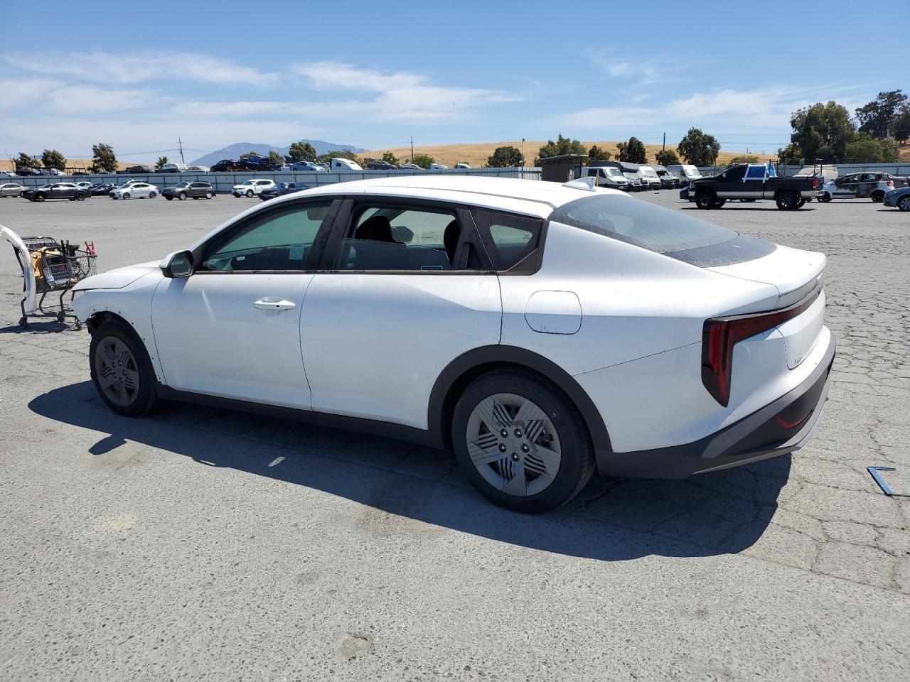 2025 Kia K4 Lx - Фото 2