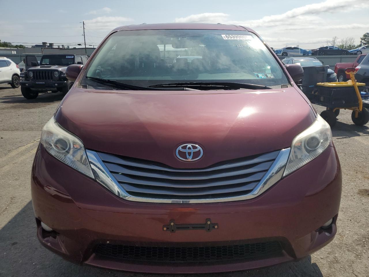 2017 Toyota Sienna Xle - Фото 5