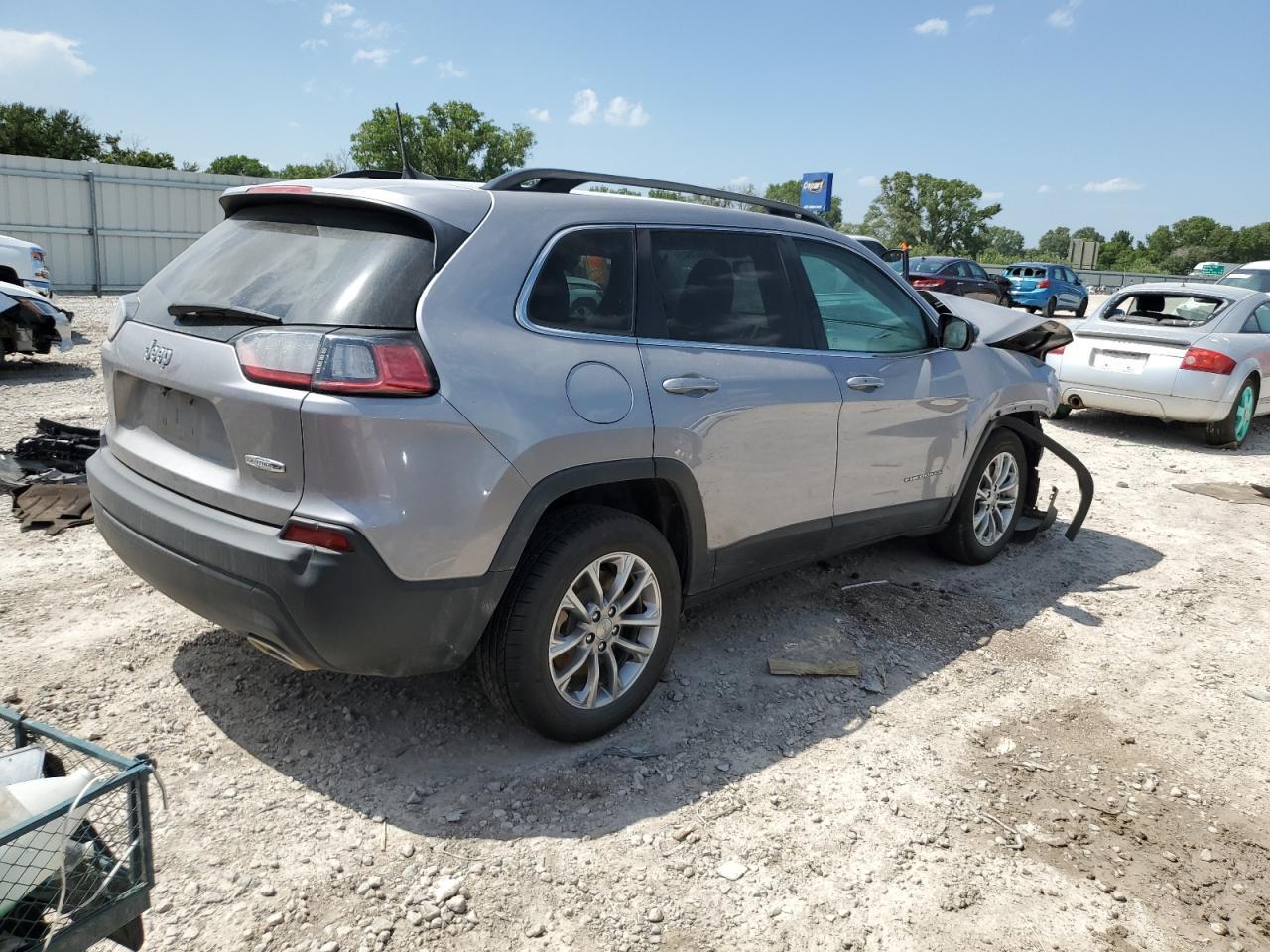 2022 Jeep Cherokee Latitude Lux - Image 3