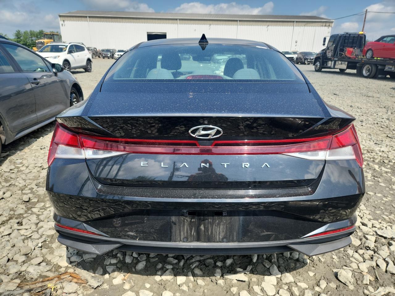 2021 Hyundai Elantra Se - Image 6
