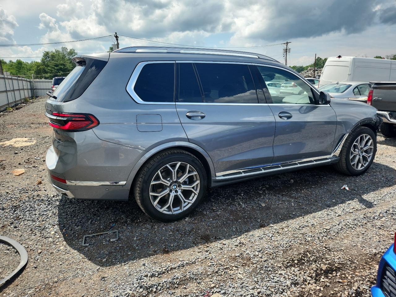 2025 BMW X7 xDrive40I - Фото 3
