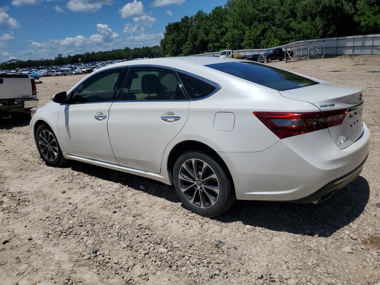 2017 Toyota Avalon Xle - Фото 2