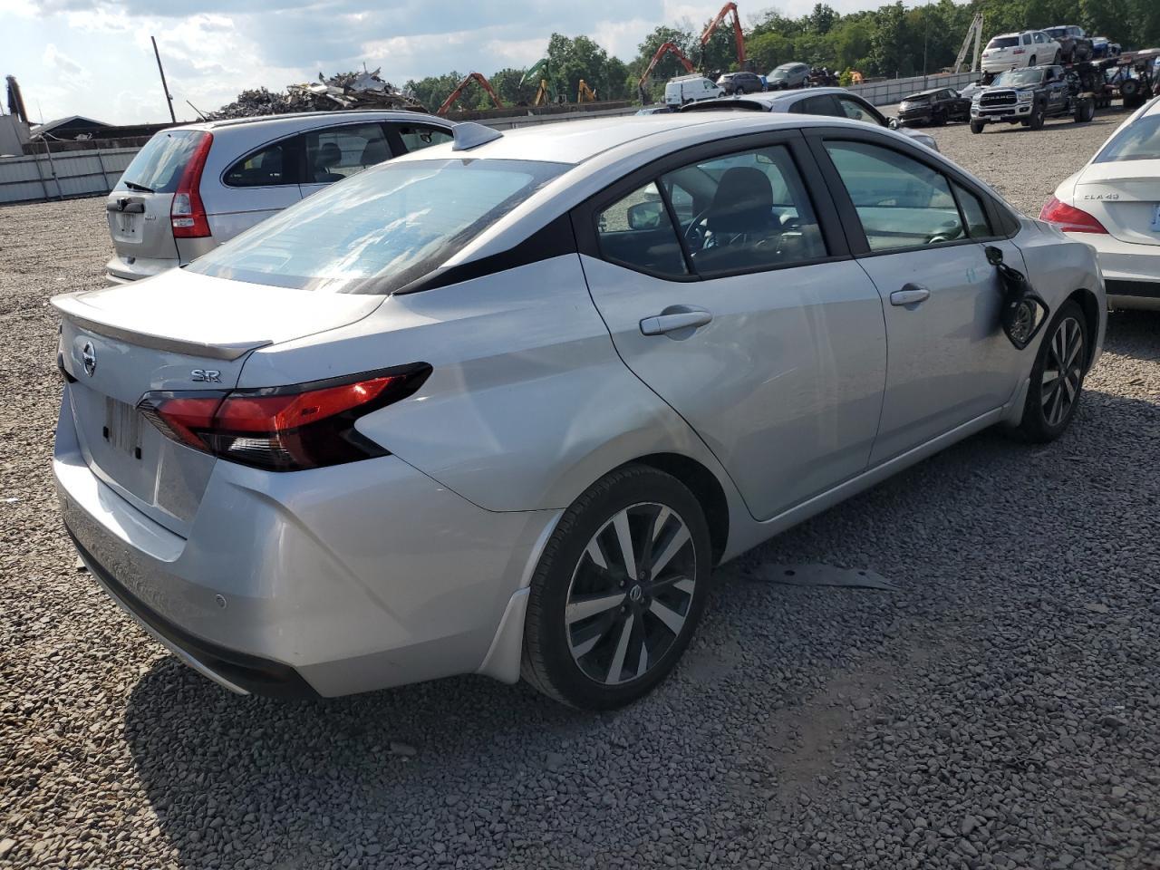 2022 Nissan Versa Sr - Фото 3