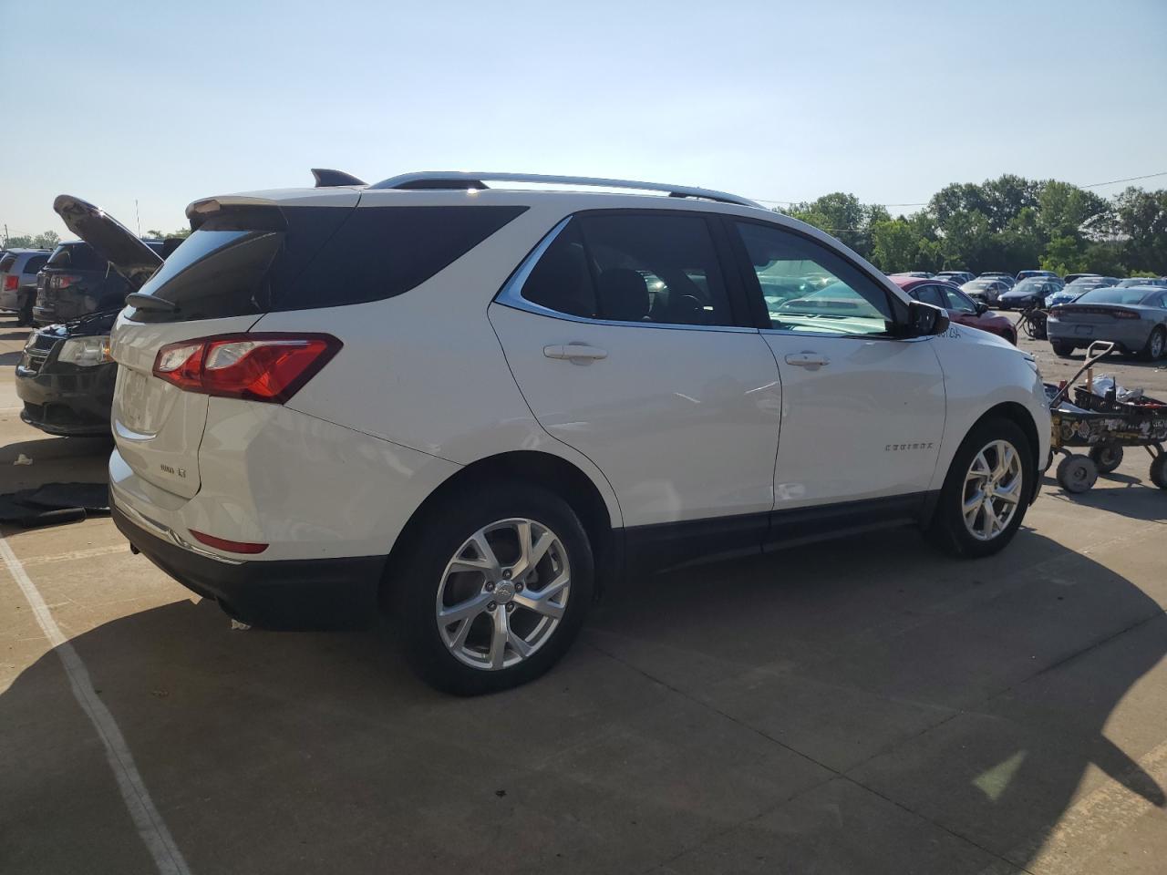 2020 Chevrolet Equinox Lt - Фото 3