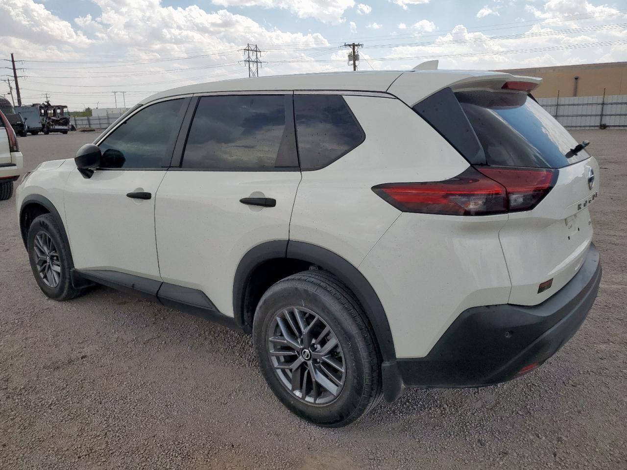 2021 Nissan Rogue S - Фото 2