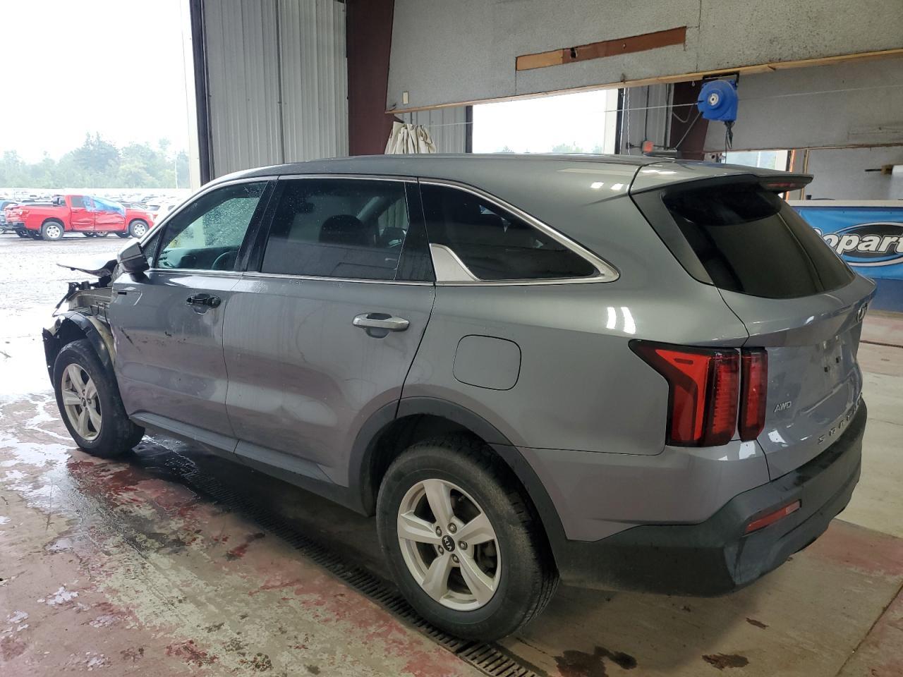 2021 Kia Sorento Lx - Image 2