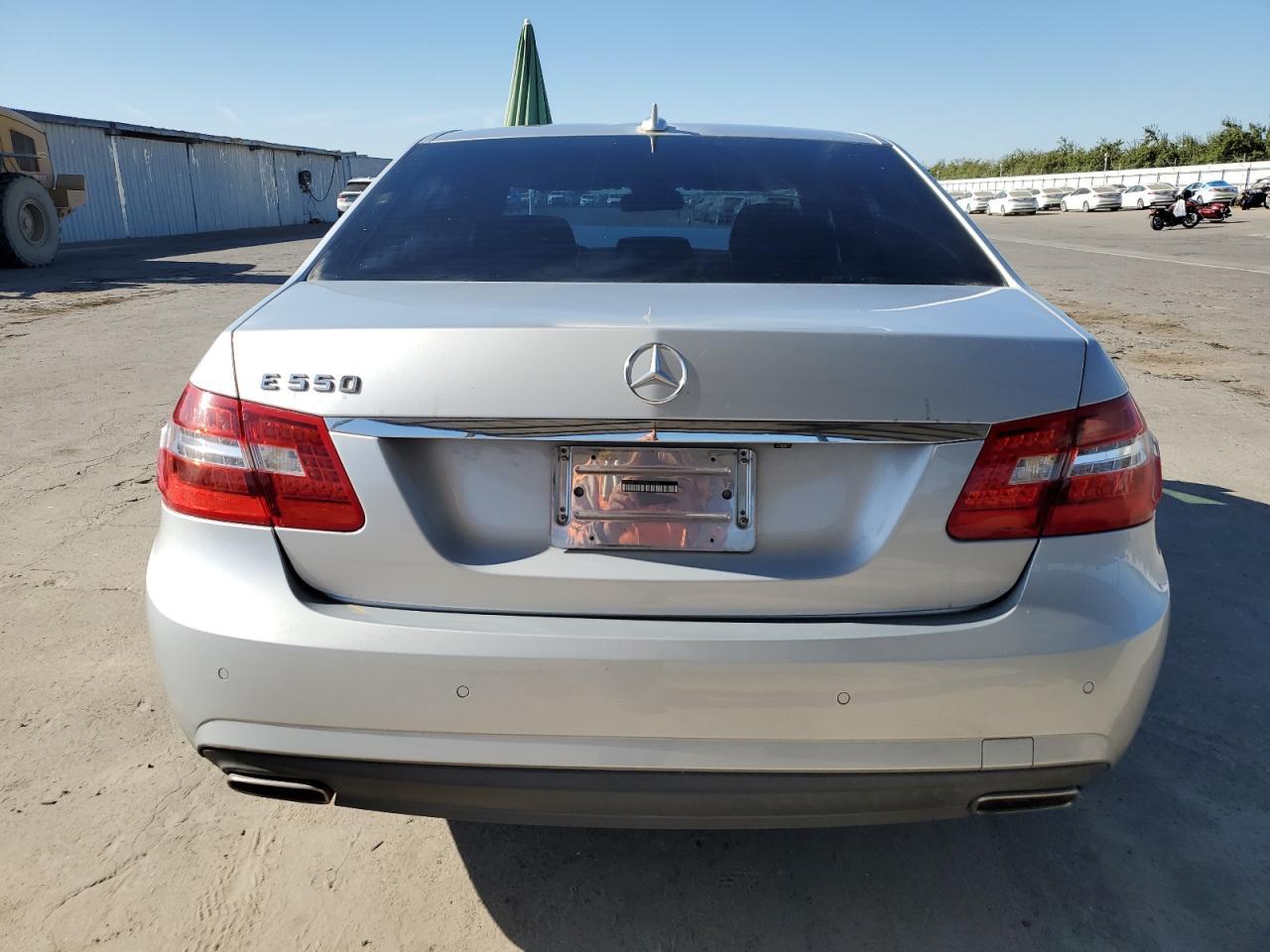 2010 Mercedes-Benz E 550 - Фото 6