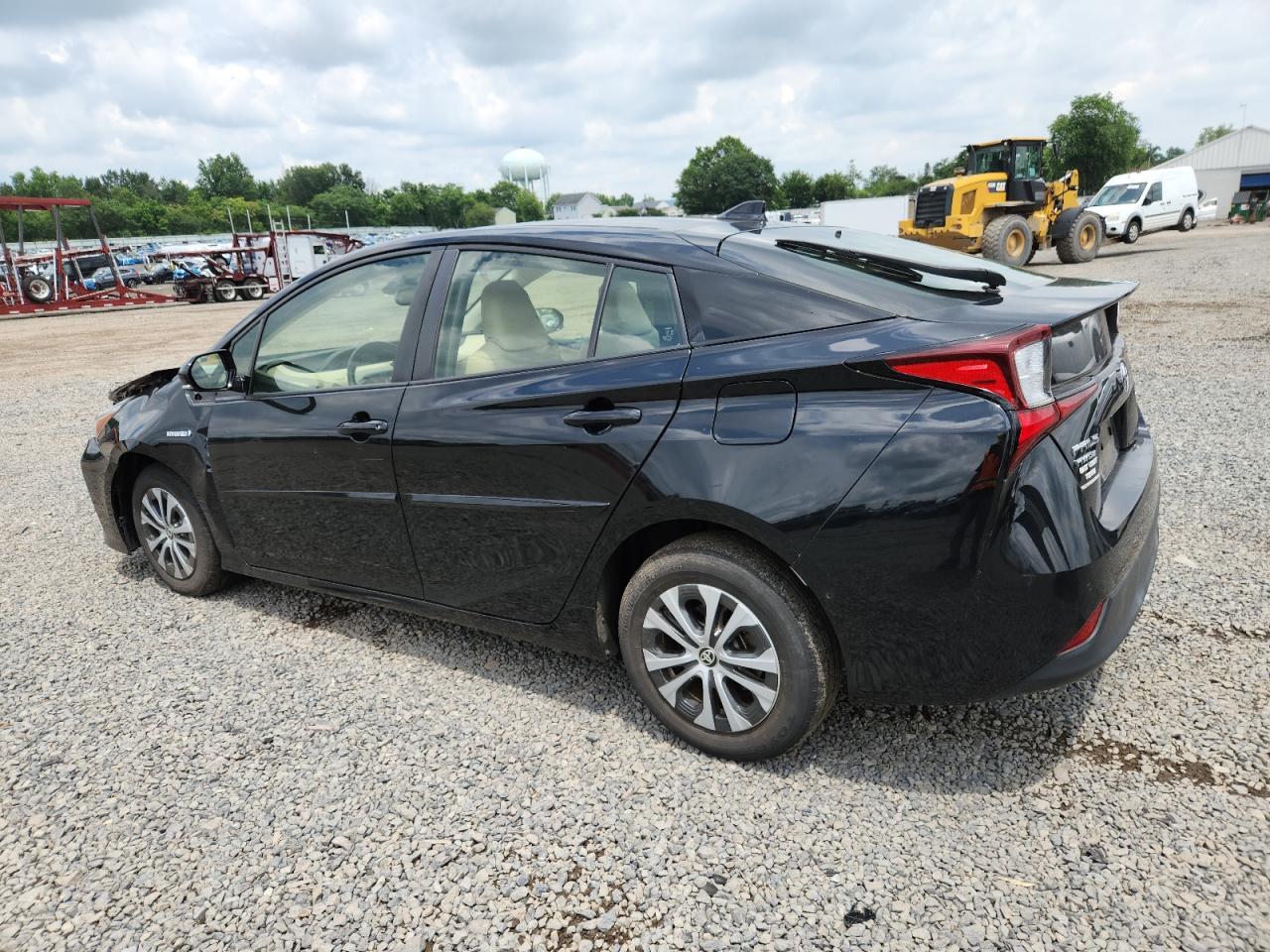 2019 Toyota Prius - Image 2