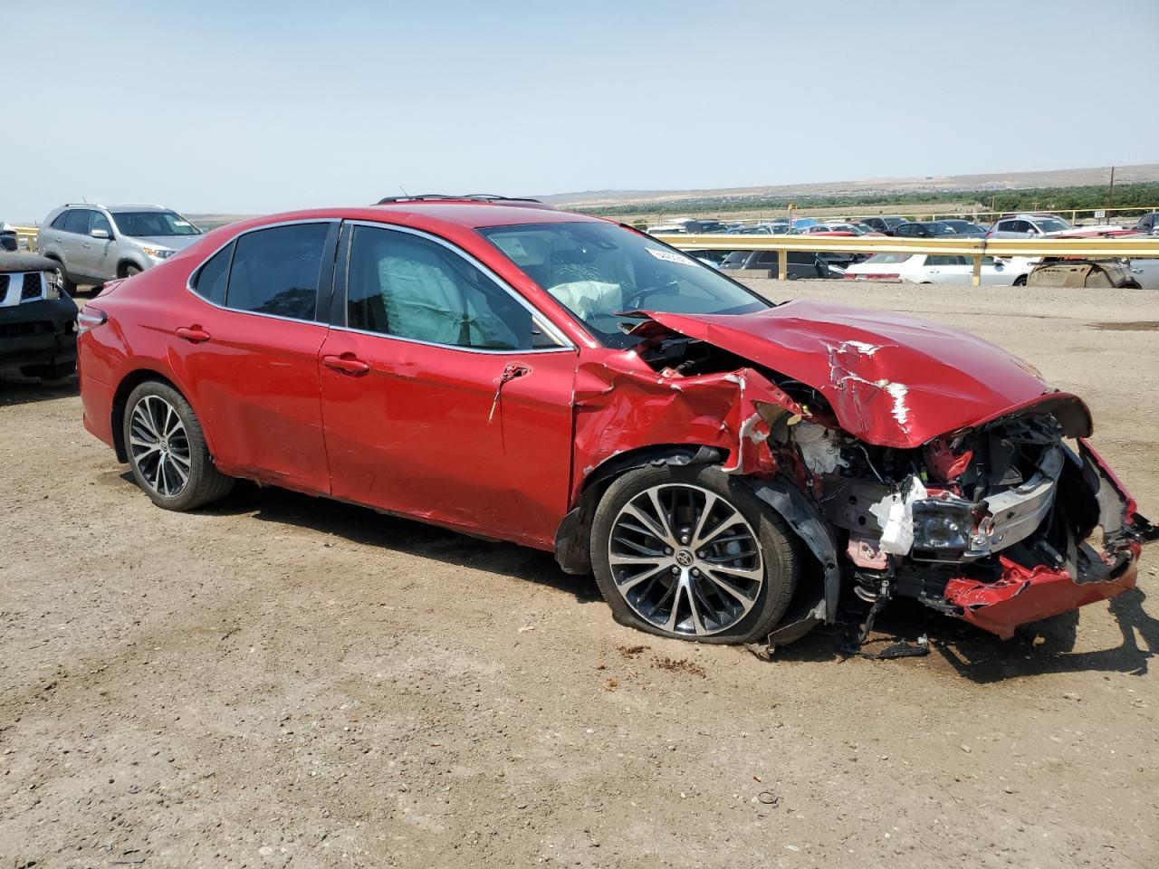 2020 Toyota Camry Se - Фото 4