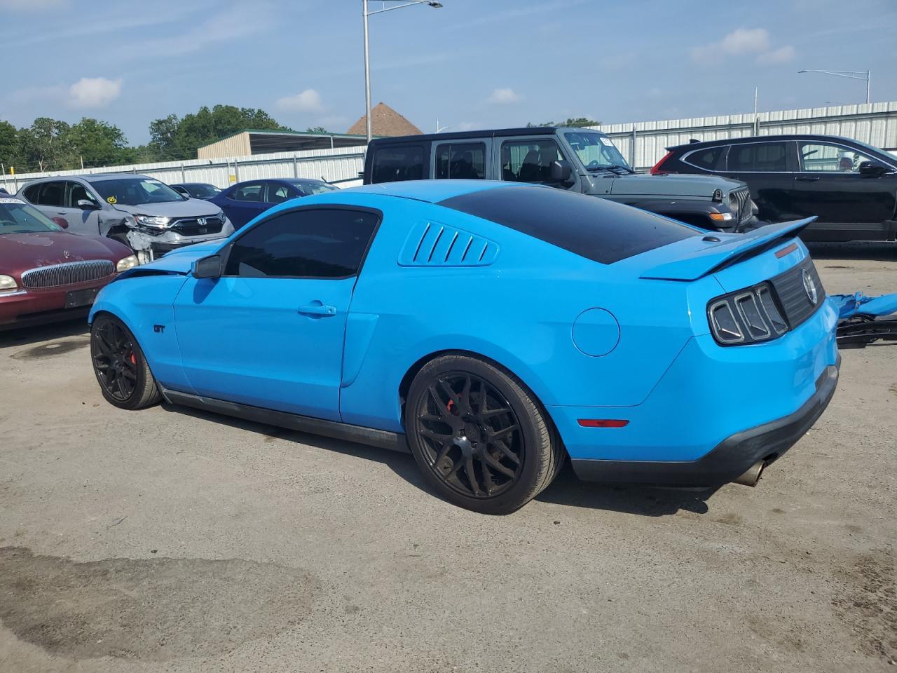 2010 Ford Mustang Gt - Фото 2