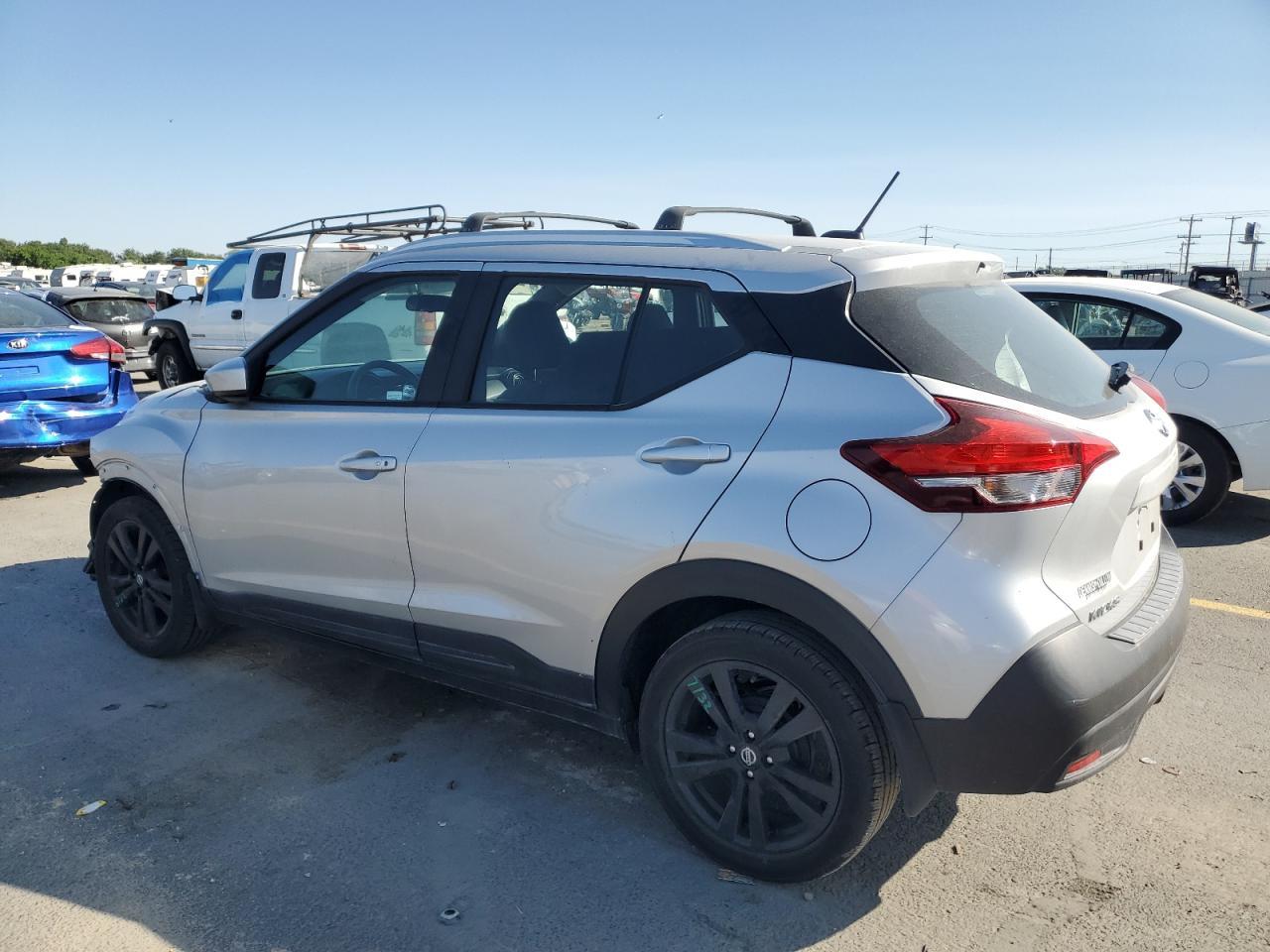 2019 Nissan Kicks S - Image 2
