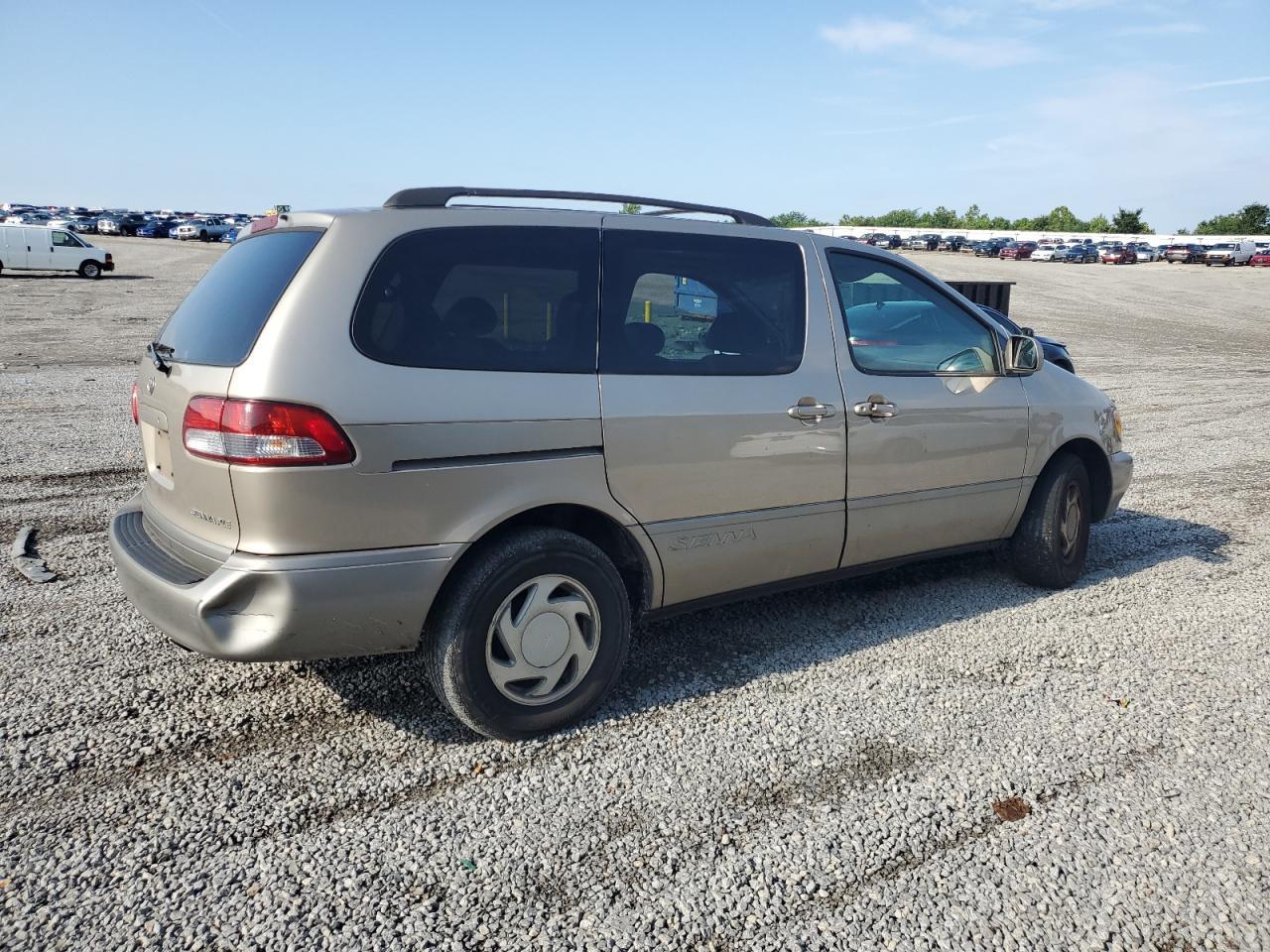 2002 Toyota Sienna Le - Image 3