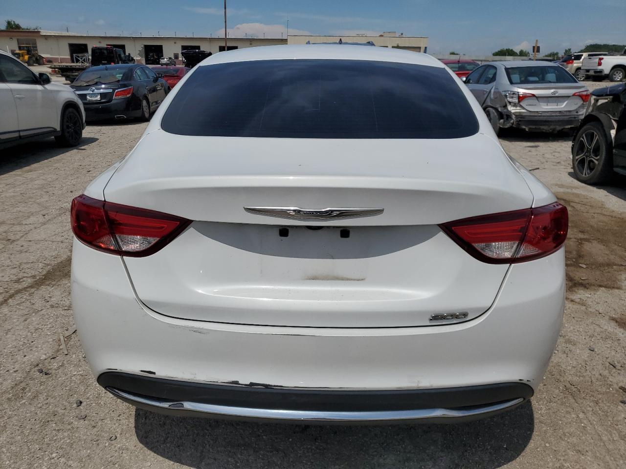2015 Chrysler 200 Limited - Фото 6