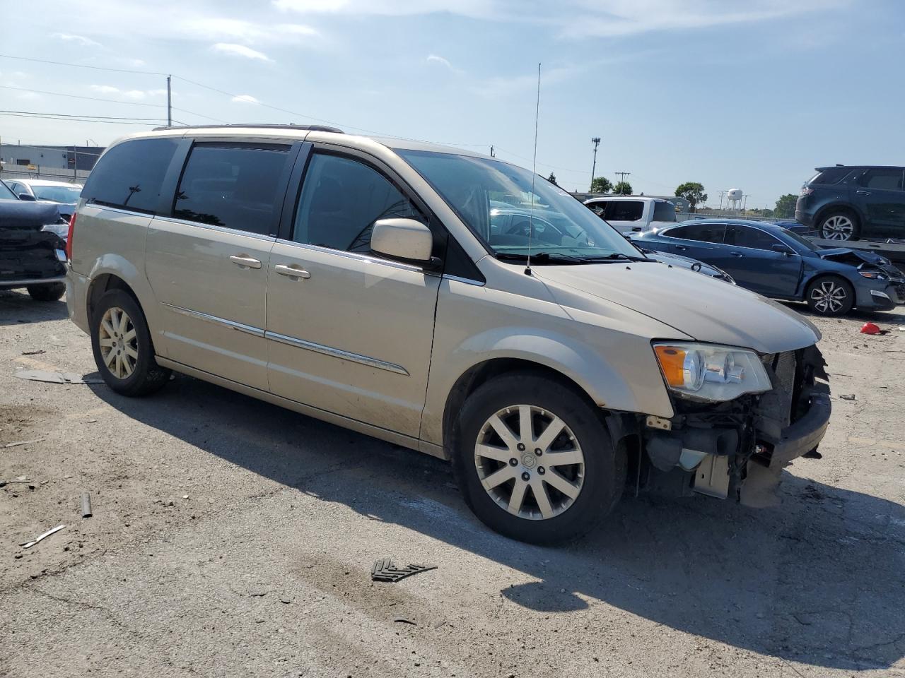 2014 Chrysler Town & Country Touring - Фото 4