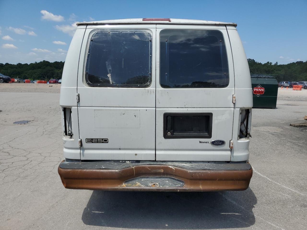 2002 Ford Econoline E250 Van - Фото 6