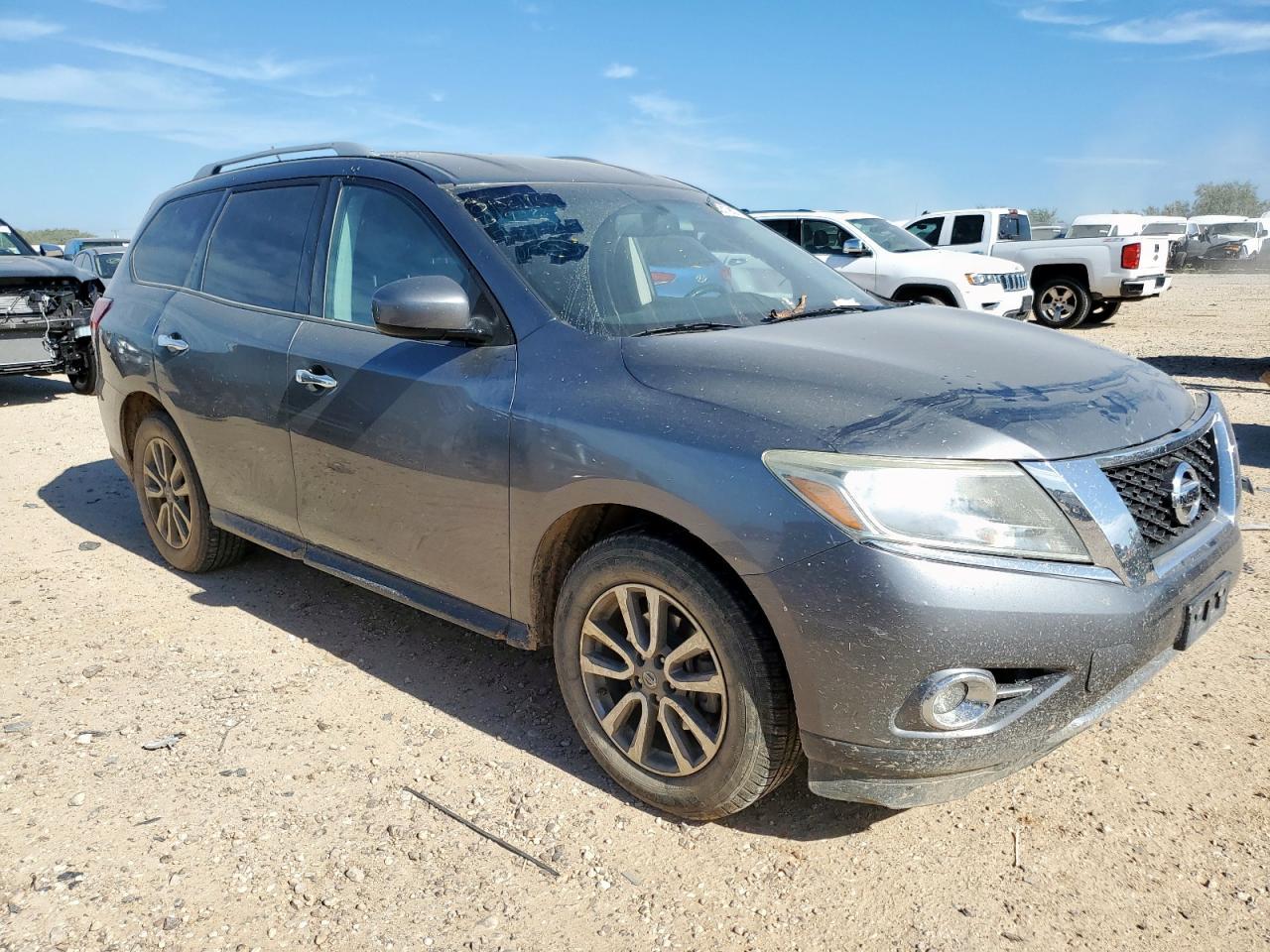 2016 Nissan Pathfinder S - Image 4